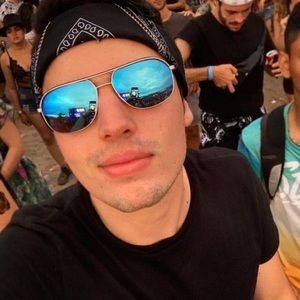 Meet your Posher, Ramiro